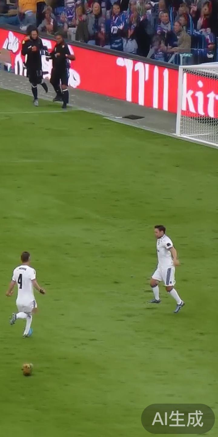 此次较量中，两队的教练都展现出非凡的战术素养。皇马